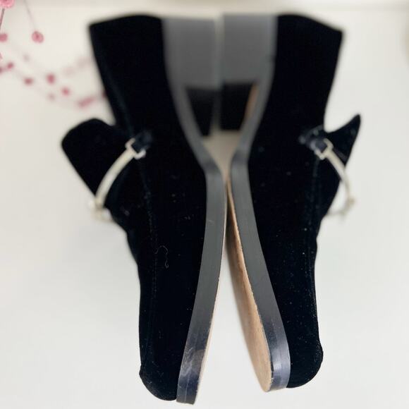 Calvin Klein Black Tiffany Velvet Heeled Loafers Silver Logo Hardware Size 8 M - Picture 8 of 12